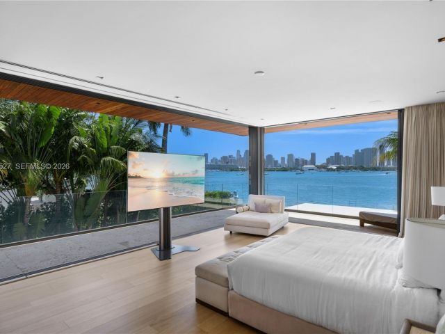 Продажа дома по адресу 126 W San Marino Dr - фото 6296573