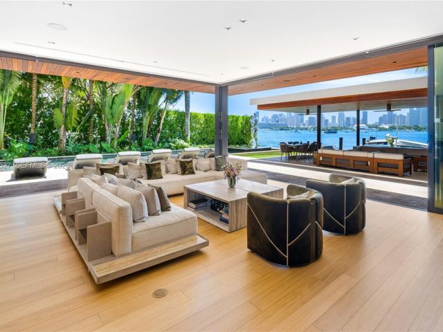 Продажа дома по адресу 126 W San Marino Dr - фото 6296579