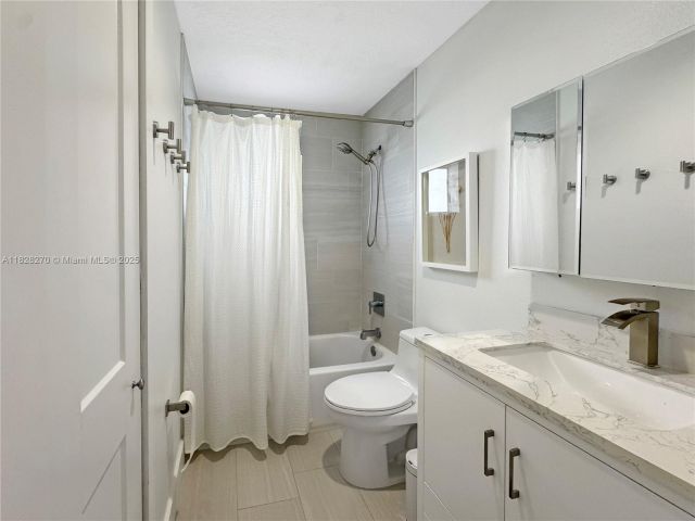 Продажа дома по адресу 15863 SW 55th Ter - фото 6293157