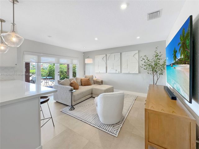 Продажа дома по адресу 15863 SW 55th Ter - фото 6293169