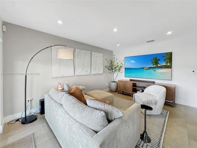 Продажа дома по адресу 15863 SW 55th Ter - фото 6293170