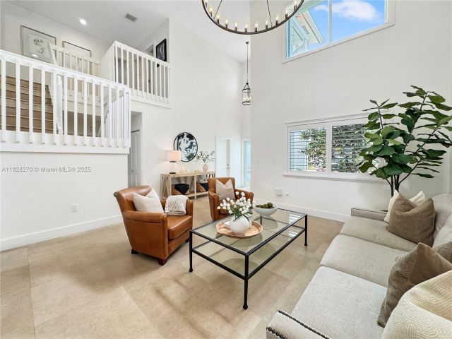 Продажа дома по адресу 15863 SW 55th Ter - фото 6293174