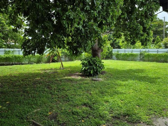 Дом в аренду по адресу 11521 SW 138th St 11521 - фото 6291646