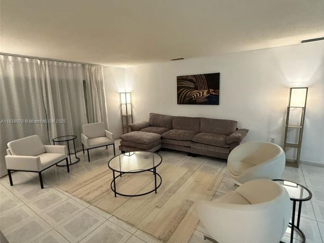 Дом в аренду по адресу 301 186th St - фото 6291928