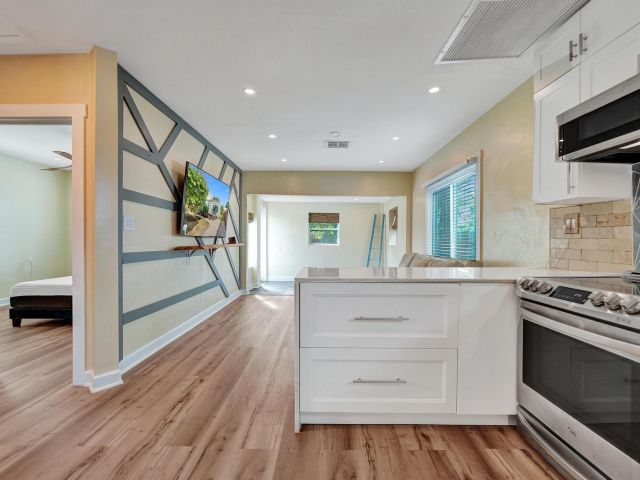 Продажа дома по адресу 301 SW 9th - фото 6291229