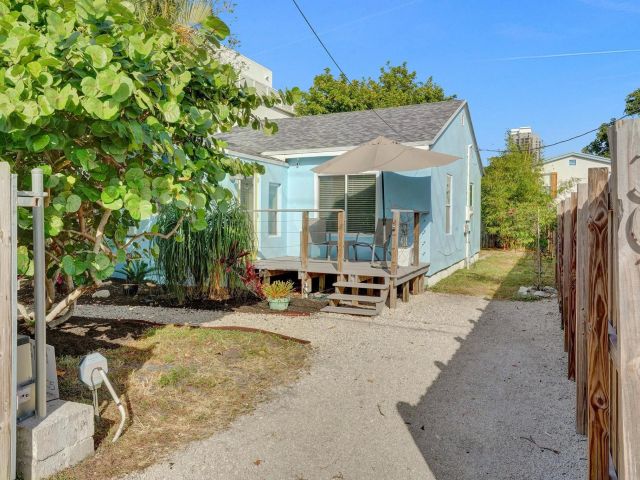 Продажа дома по адресу 301 SW 9th - фото 6291243