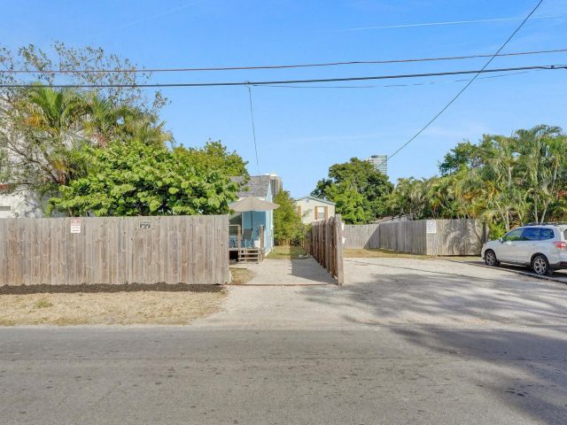 Продажа дома по адресу 301 SW 9th - фото 6291244