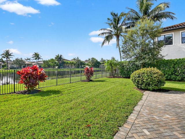 Продажа дома по адресу 8365 Hawks Gully Avenue - фото 6316236