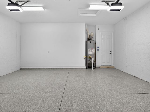 Продажа дома по адресу 8365 Hawks Gully Avenue - фото 6316238