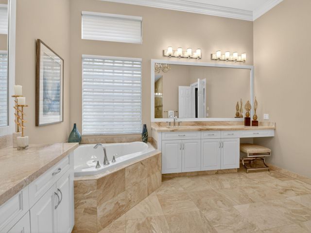 Продажа дома по адресу 8365 Hawks Gully Avenue - фото 6316245