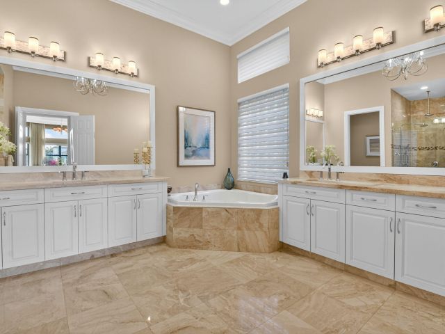 Продажа дома по адресу 8365 Hawks Gully Avenue - фото 6316247