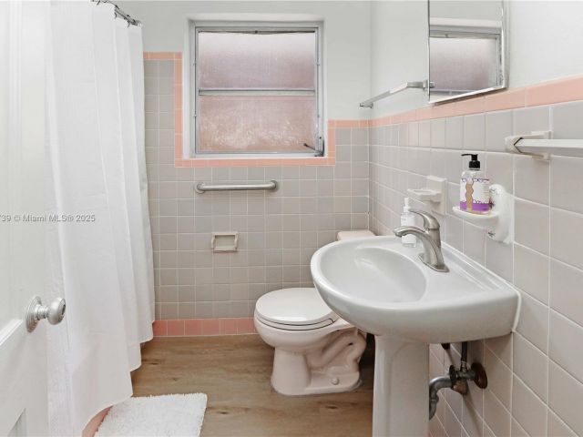 Дом в аренду по адресу 326 Van Buren St 326 - фото 6292442