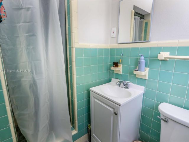 Дом в аренду по адресу 326 Van Buren St 326 - фото 6292443