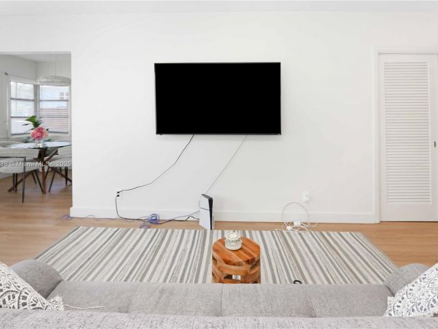 Дом в аренду по адресу 326 Van Buren St 326 - фото 6292452