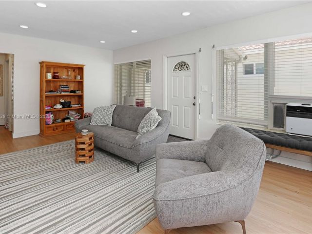 Дом в аренду по адресу 326 Van Buren St 326 - фото 6292454