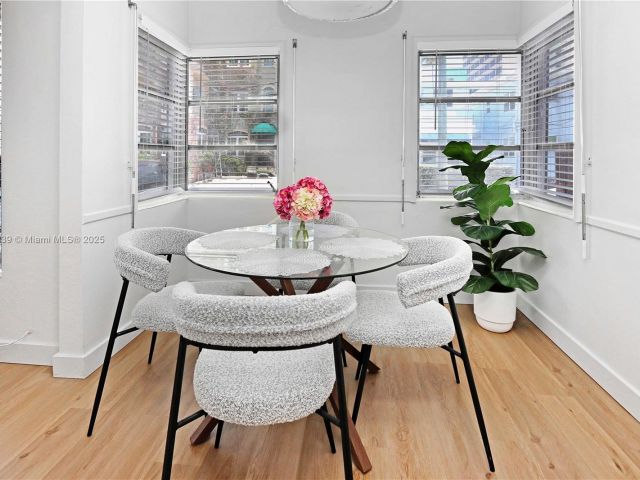 Дом в аренду по адресу 326 Van Buren St 326 - фото 6292459