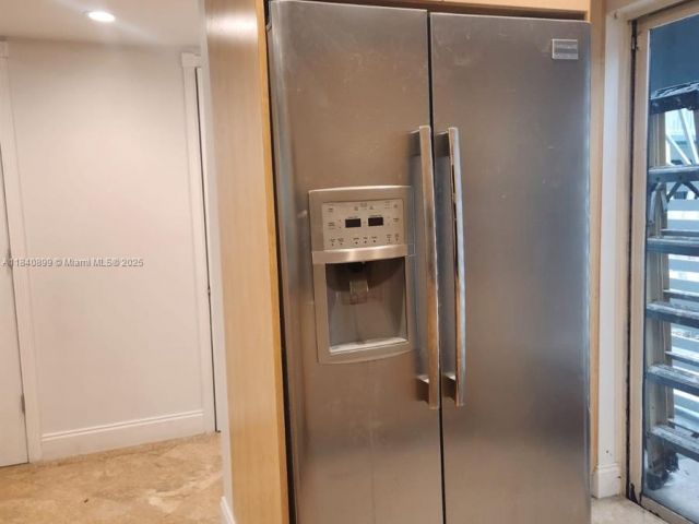 Дом в аренду по адресу 523 NE 38th St 6 - фото 6292834