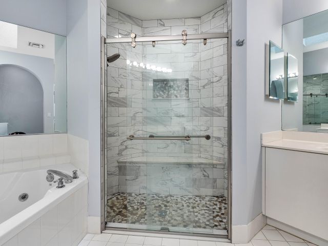 Продажа дома по адресу 17081 Newport Club Drive - фото 6318570