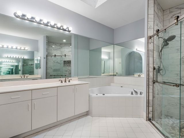 Продажа дома по адресу 17081 Newport Club Drive - фото 6318572