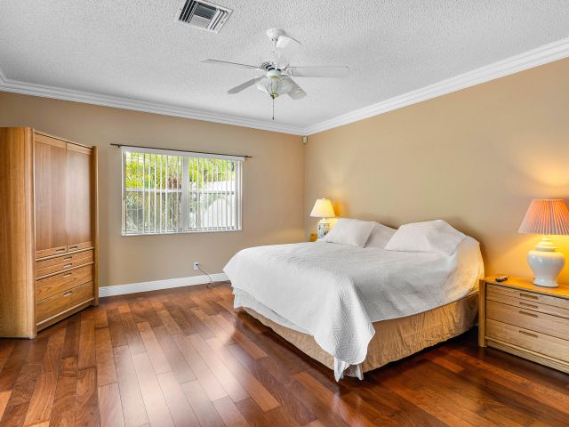 Продажа дома по адресу 17081 Newport Club Drive - фото 6318573