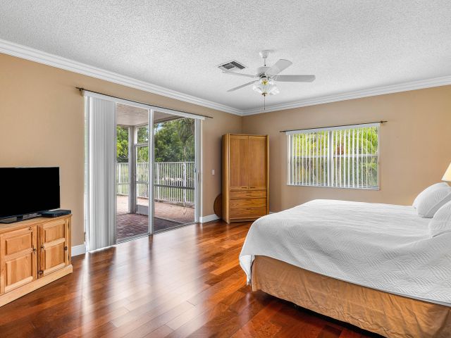 Продажа дома по адресу 17081 Newport Club Drive - фото 6318574