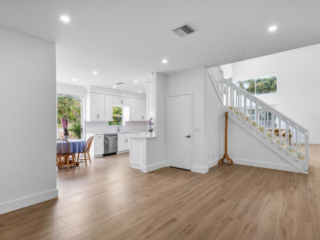 Продажа дома по адресу 17081 Newport Club Drive - фото 6318584