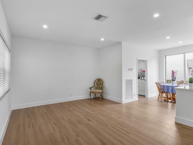 Продажа дома по адресу 17081 Newport Club Drive - фото 6318585