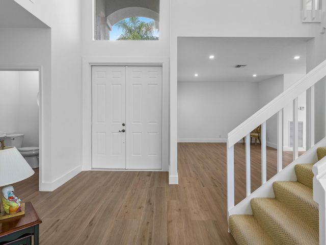 Продажа дома по адресу 17081 Newport Club Drive - фото 6318587