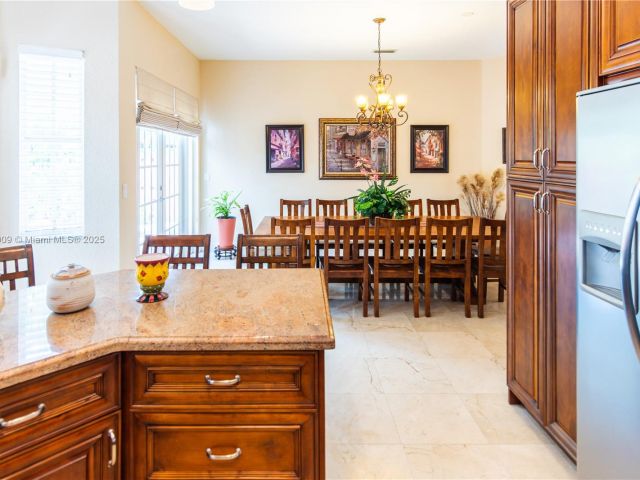 Продажа дома по адресу 10564 NW 57th St - фото 6293016