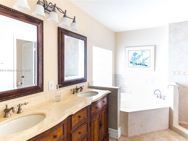 Продажа дома по адресу 10564 NW 57th St - фото 6293028