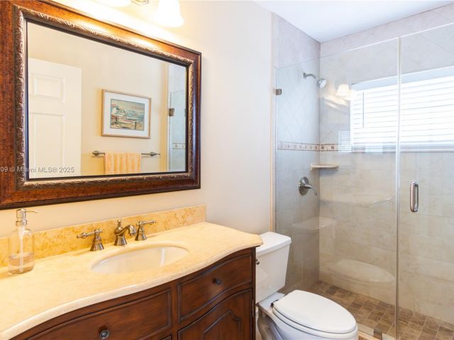 Продажа дома по адресу 10564 NW 57th St - фото 6293029