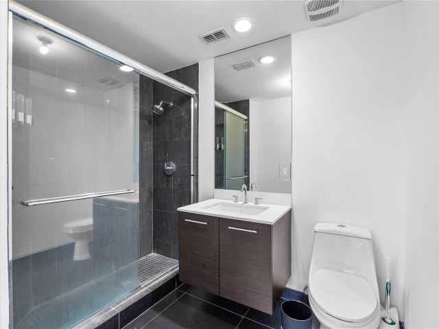 Продажа дома по адресу 801 SE 12th Court - фото 6293304