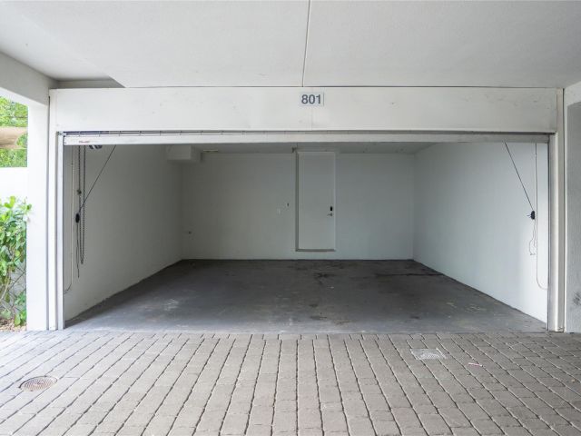 Продажа дома по адресу 801 SE 12th Court - фото 6293308