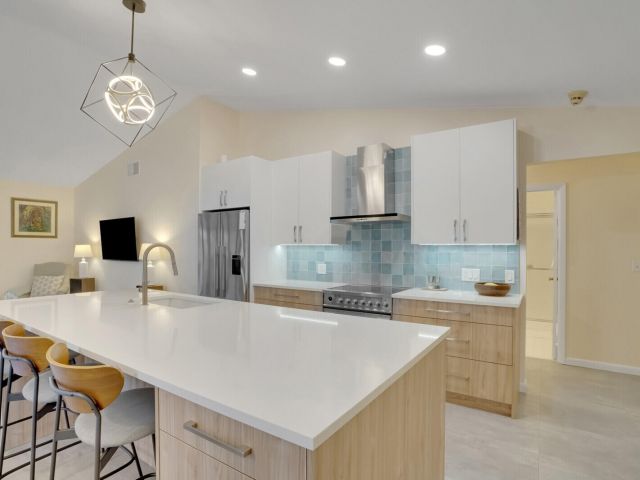 Дом в аренду по адресу 1740 NW 21st Court - фото 6316141