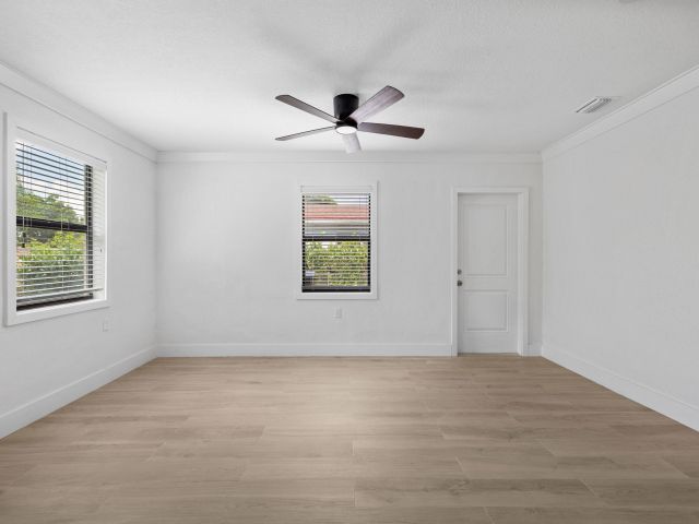 Дом в аренду по адресу 3015 Robert Road - фото 6294693