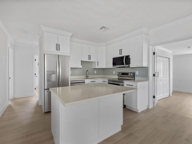 Дом в аренду по адресу 3015 Robert Road - фото 6294697