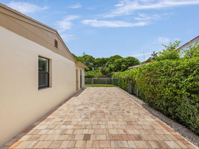 Дом в аренду по адресу 3015 Robert Road - фото 6294701