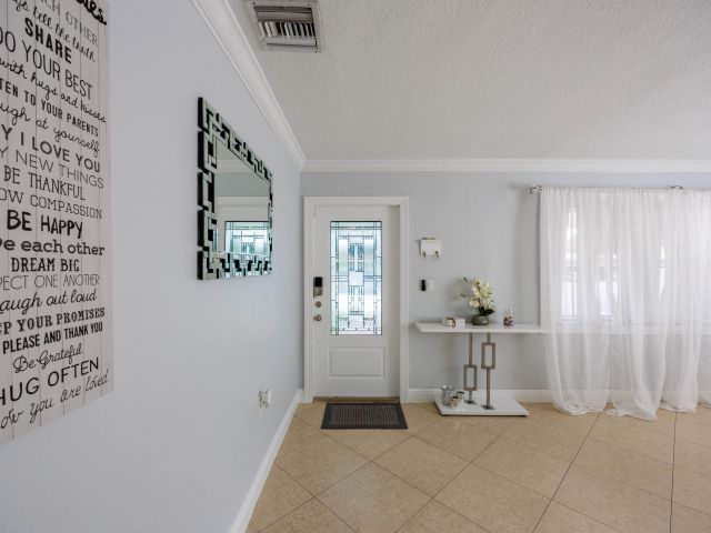 Продажа дома по адресу 2578 Kentucky Street - фото 6299412