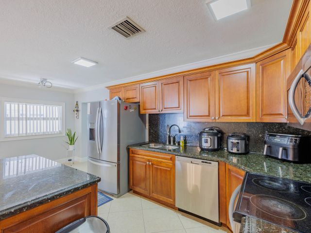 Продажа дома по адресу 2578 Kentucky Street - фото 6299416