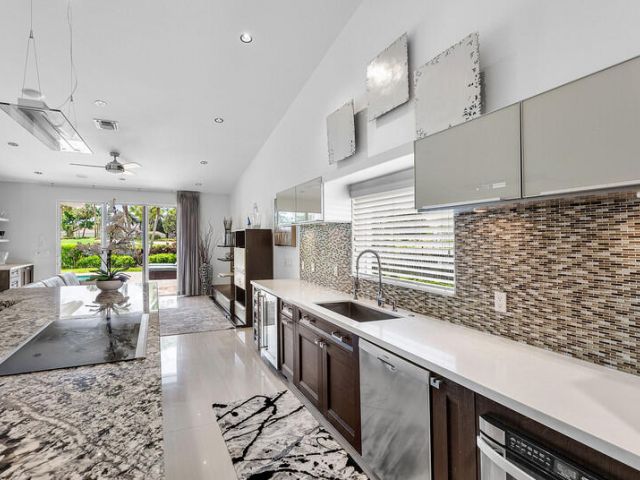 Продажа дома по адресу 4840 Cherry Laurel Lane - фото 6675397