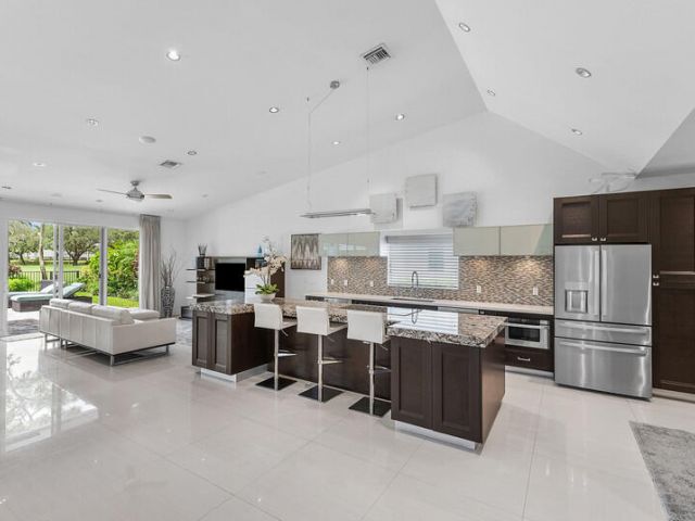 Продажа дома по адресу 4840 Cherry Laurel Lane - фото 6675399