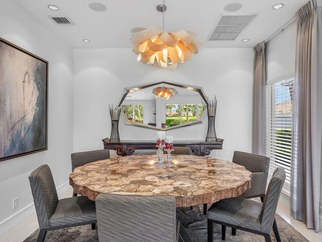 Продажа дома по адресу 4840 Cherry Laurel Lane - фото 6675405