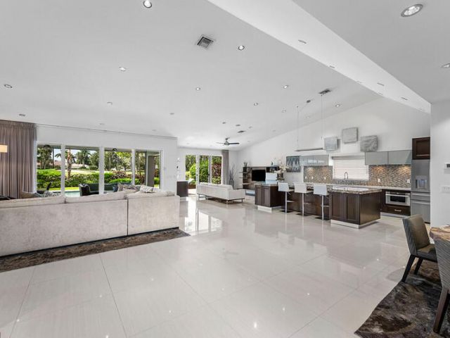 Продажа дома по адресу 4840 Cherry Laurel Lane - фото 6675407