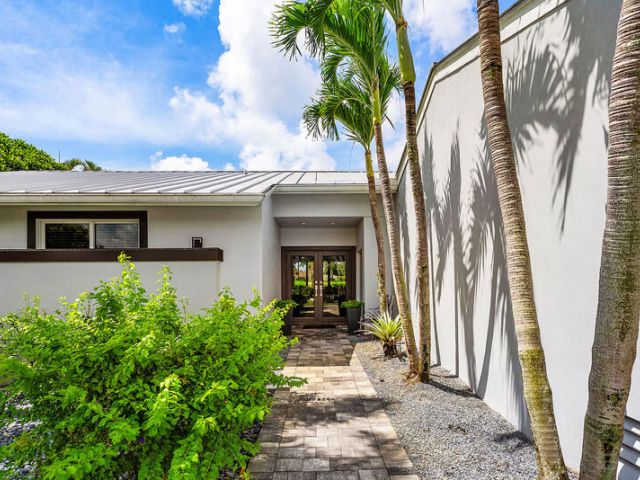 Продажа дома по адресу 4840 Cherry Laurel Lane - фото 6675408