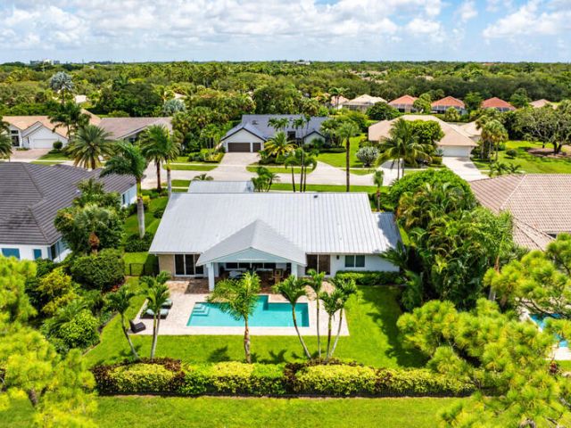 Продажа дома по адресу 4840 Cherry Laurel Lane - фото 6675413