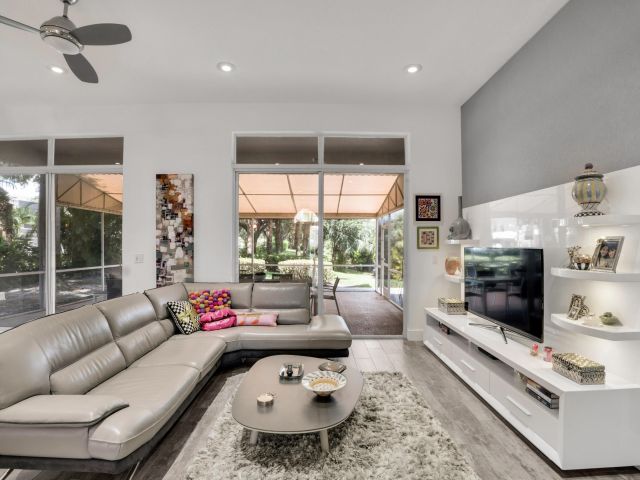 Продажа дома по адресу 16677 Los Gatos Drive - фото 6315554