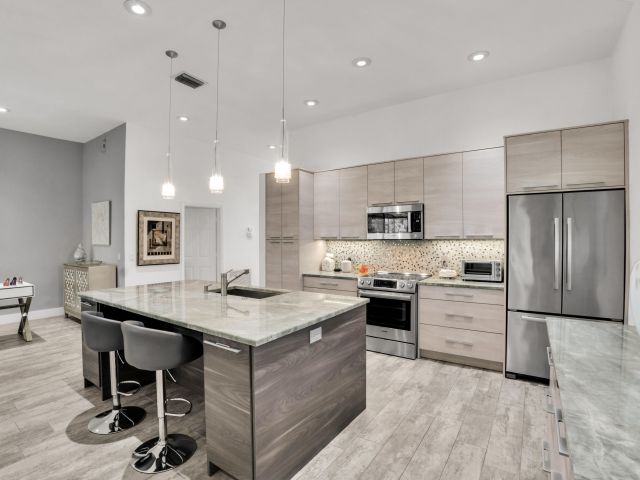 Продажа дома по адресу 16677 Los Gatos Drive - фото 6315557