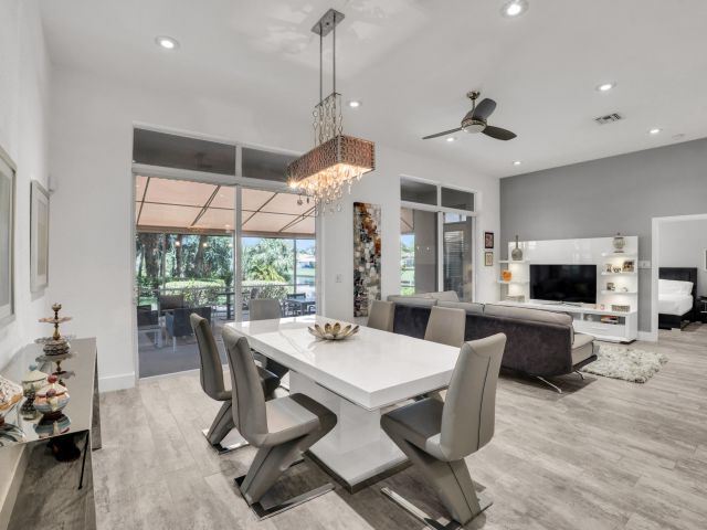 Продажа дома по адресу 16677 Los Gatos Drive - фото 6315560