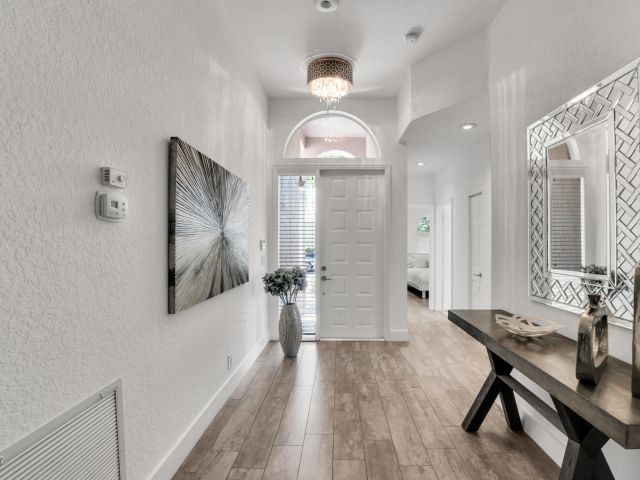 Продажа дома по адресу 16677 Los Gatos Drive - фото 6315562