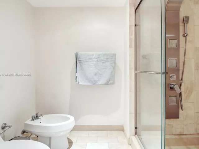 Продажа квартиры #A-2635 - фото 6299270